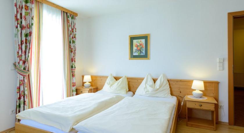 Pension Hiesel-Villa Untersbergblick Anthering Ruang foto