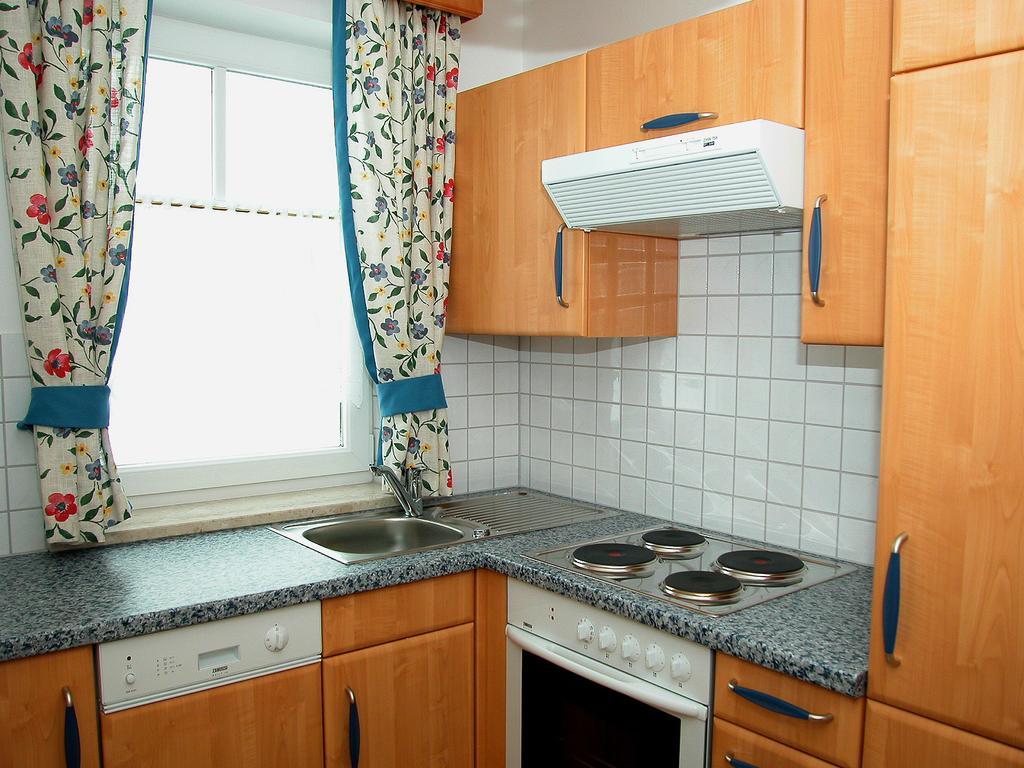 Pension Hiesel-Villa Untersbergblick Anthering Ruang foto