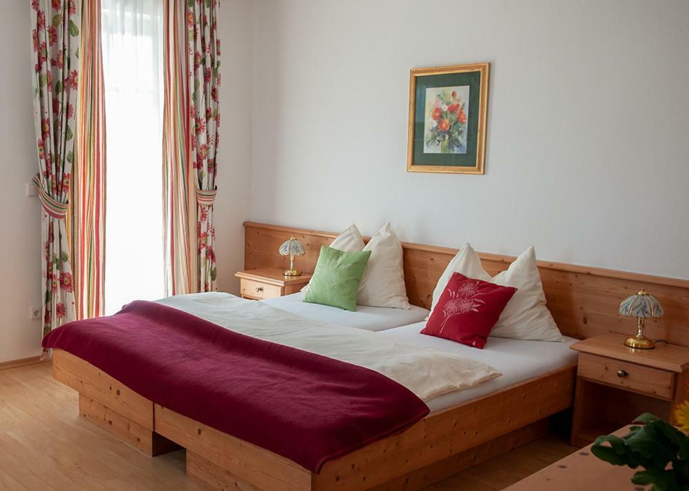 Pension Hiesel-Villa Untersbergblick Anthering Bagian luar foto