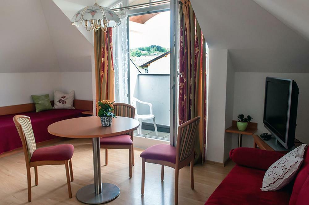 Pension Hiesel-Villa Untersbergblick Anthering Bagian luar foto
